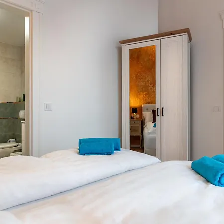 Broadway With 3 Bedrooms & 2 Bathrooms 아파트 부다페스트